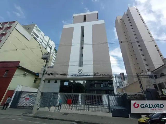 Apartamento 1 quarto e 1 banheiro, para alugar, no bairro Centro em Curitiba