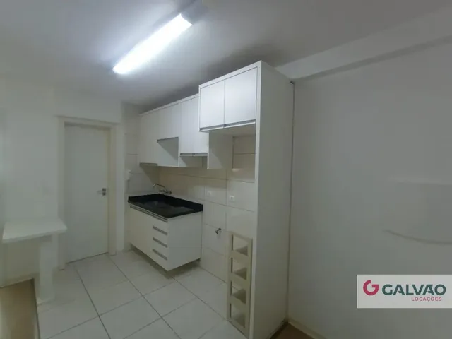 Apartamento 1 quarto e 1 banheiro, para alugar, no bairro Centro em Curitiba