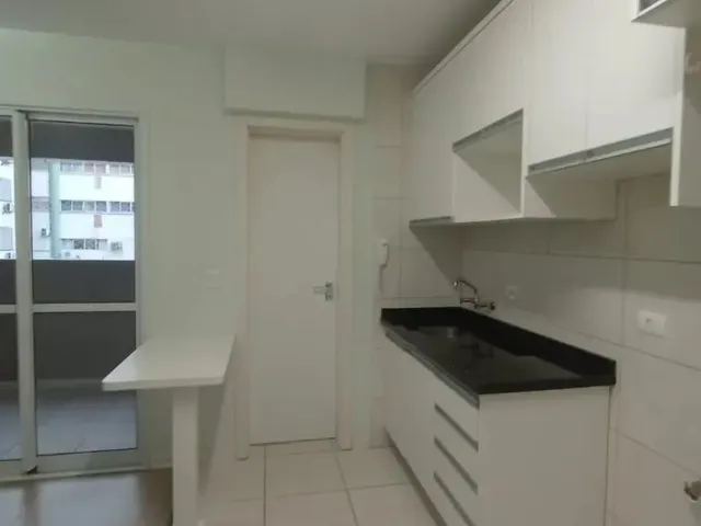 Apartamento 1 quarto e 1 banheiro, para alugar, no bairro Centro em Curitiba