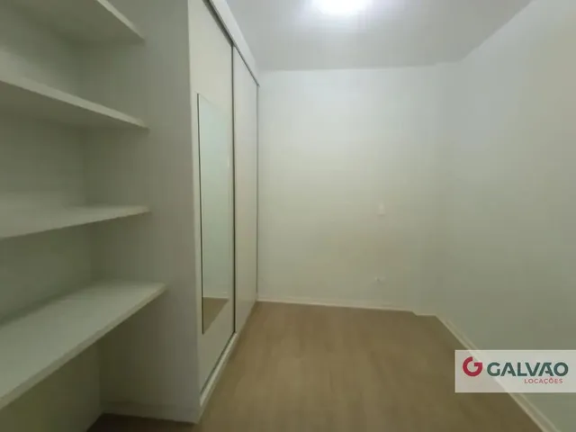 Apartamento 1 quarto e 1 banheiro, para alugar, no bairro Centro em Curitiba