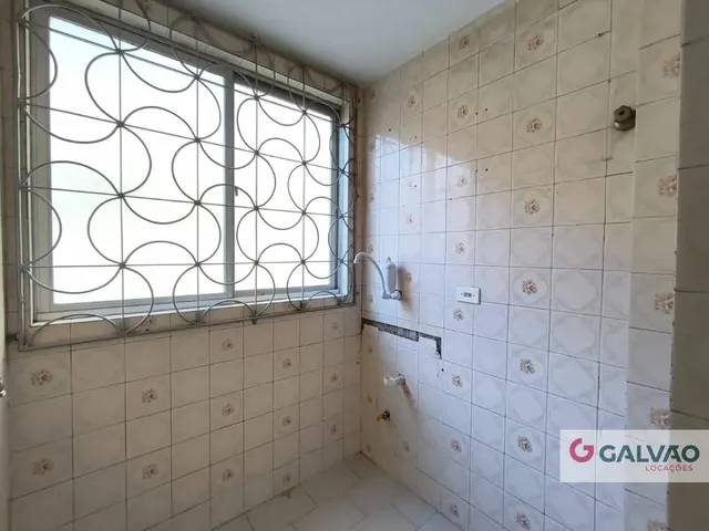 Apartamento 1 quarto e 1 banheiro, para alugar, no bairro Centro em Curitiba