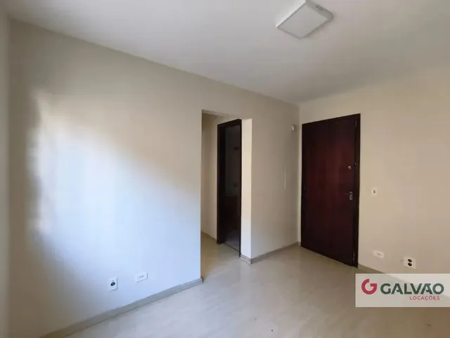 Apartamento 1 quarto e 1 banheiro, para alugar, no bairro Centro em Curitiba