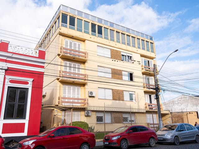 Apartamento 2 quartos e 1 banheiro, à venda ou para alugar, no bairro Centro em Pelotas