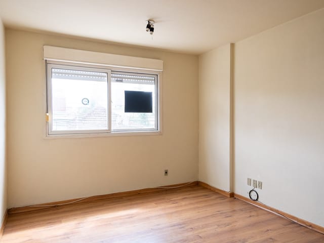 Apartamento 2 quartos e 1 banheiro, à venda ou para alugar, no bairro Centro em Pelotas
