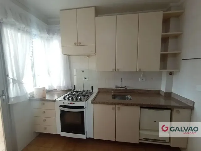 Apartamento 2 quartos e 3 banheiros, para alugar, no bairro Vila Izabel em Curitiba