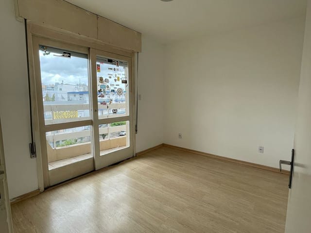 Apartamento com 141m² 3 quartos e 2 banheiros, à venda ou para alugar, no bairro Centro em Pelotas