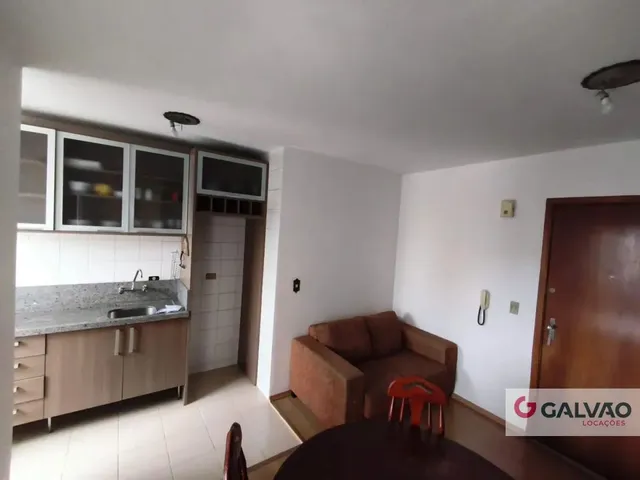 Apartamento 1 quarto e 2 banheiros, para alugar, no bairro Centro em Curitiba