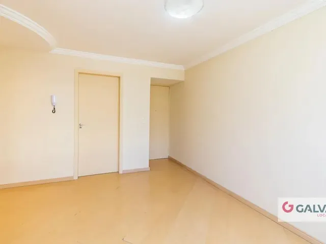 Apartamento 3 quartos e 1 banheiro, para alugar, no bairro Pinheirinho em Curitiba