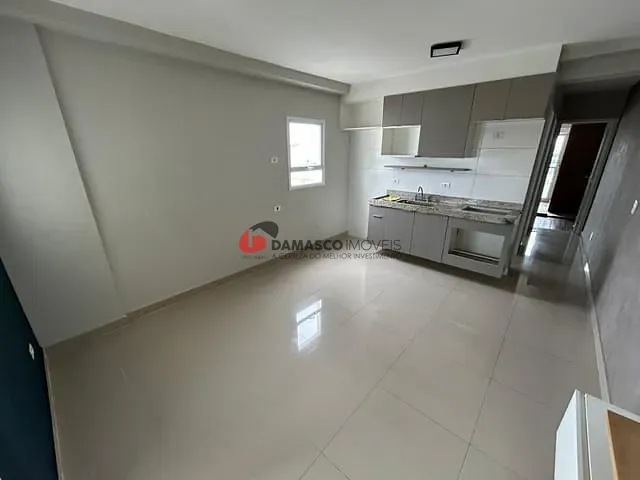Apartamento 2 quartos e 1 banheiro, para alugar, no bairro Parque das Nações em Santo André