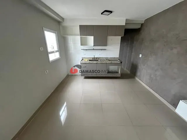 Apartamento 2 quartos e 1 banheiro, para alugar, no bairro Parque das Nações em Santo André