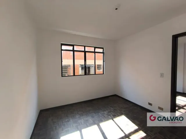 Apartamento 2 quartos e 1 banheiro, para alugar, no bairro Bom Retiro em Curitiba