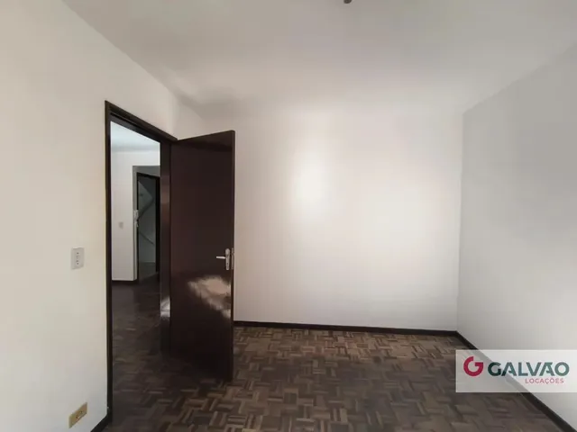 Apartamento 2 quartos e 1 banheiro, para alugar, no bairro Bom Retiro em Curitiba