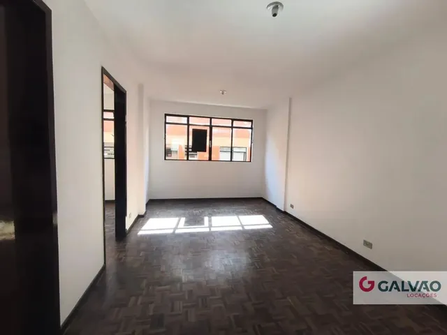 Apartamento 2 quartos e 1 banheiro, para alugar, no bairro Bom Retiro em Curitiba