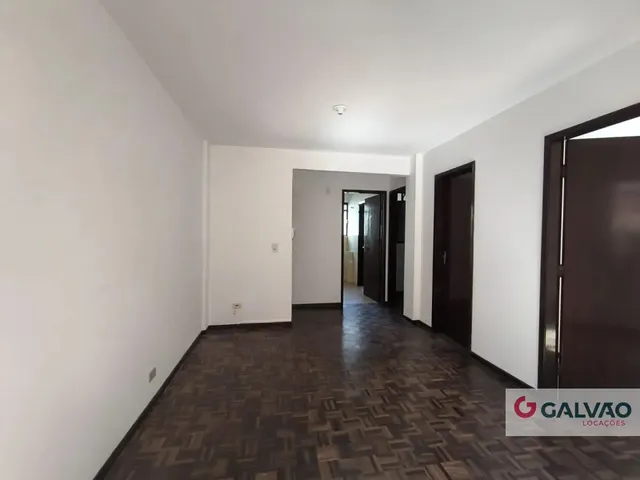 Apartamento 2 quartos e 1 banheiro, para alugar, no bairro Bom Retiro em Curitiba