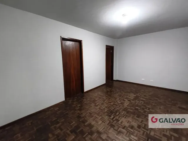 Apartamento 2 quartos e 1 banheiro, para alugar, no bairro Centro em Curitiba