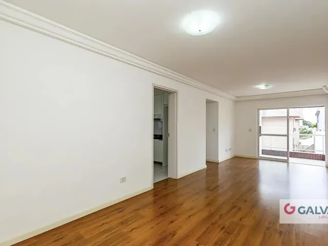 Apartamento 2 quartos e 2 banheiros, para alugar, no bairro Portão em Curitiba