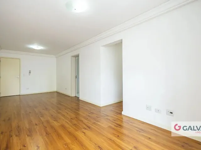 Apartamento 2 quartos e 2 banheiros, para alugar, no bairro Portão em Curitiba
