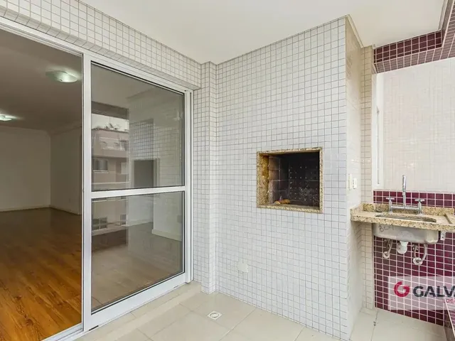 Apartamento 2 quartos e 2 banheiros, para alugar, no bairro Portão em Curitiba