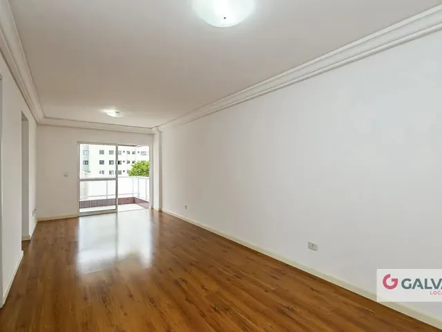 Apartamento 2 quartos e 2 banheiros, para alugar, no bairro Portão em Curitiba