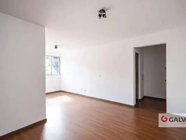 Apartamento 2 quartos e 1 banheiro, para alugar, no bairro Bigorrilho em Curitiba