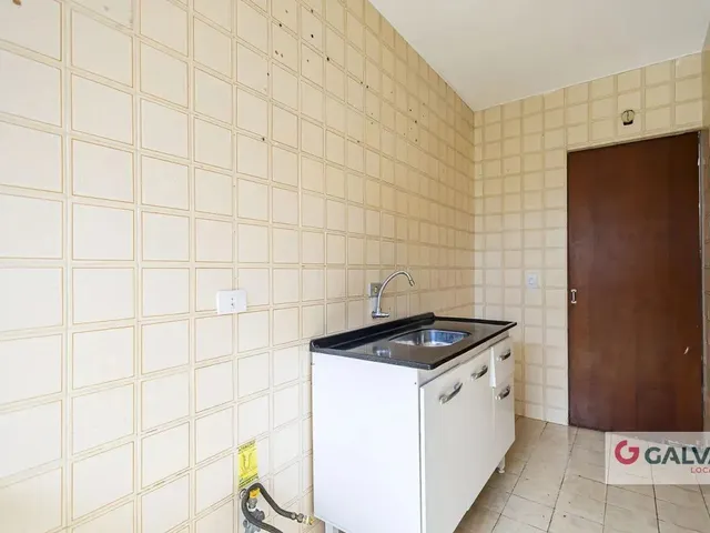 Apartamento 2 quartos e 1 banheiro, para alugar, no bairro Bigorrilho em Curitiba
