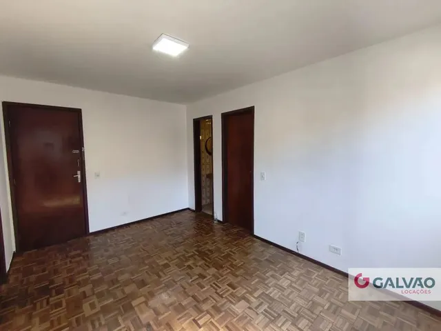 Apartamento 1 quarto e 1 banheiro, para alugar, no bairro Centro Cívico em Curitiba