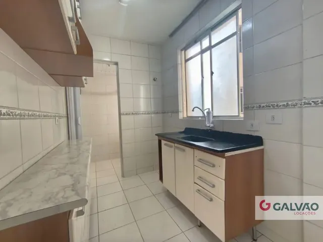 Apartamento 3 quartos e 1 banheiro, para alugar, no bairro Hauer em Curitiba
