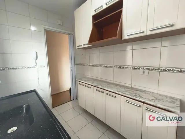 Apartamento 3 quartos e 1 banheiro, para alugar, no bairro Hauer em Curitiba