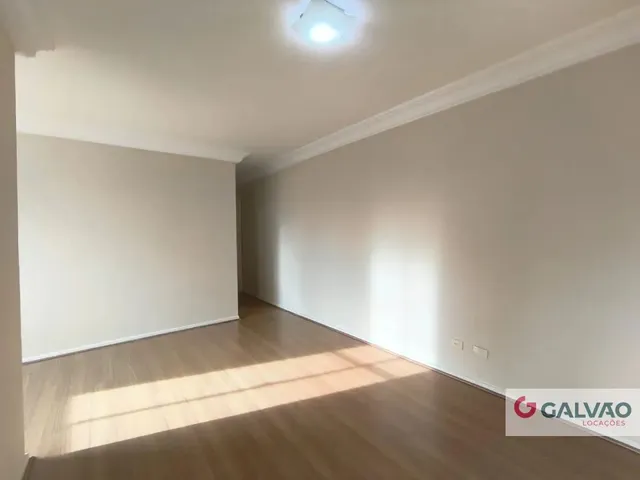 Apartamento 3 quartos e 1 banheiro, para alugar, no bairro Hauer em Curitiba
