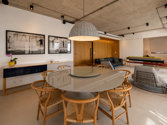 Apartamento com 250m² 4 quartos e 5 banheiros, à venda ou para alugar, no bairro Moema em São Paulo