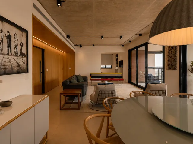 Apartamento com 250m² 4 quartos e 5 banheiros, à venda ou para alugar, no bairro Moema em São Paulo