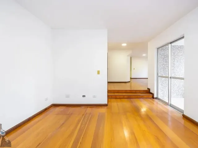 Apartamento 3 quartos e 2 banheiros, à venda, no bairro Centro em Curitiba