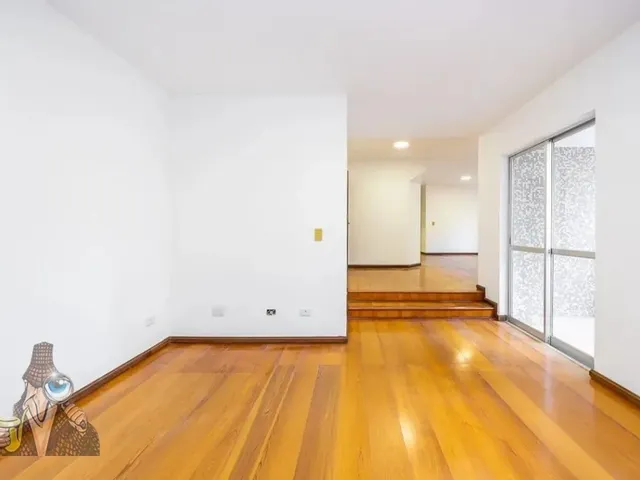 Apartamento 3 quartos e 2 banheiros, à venda, no bairro Centro em Curitiba