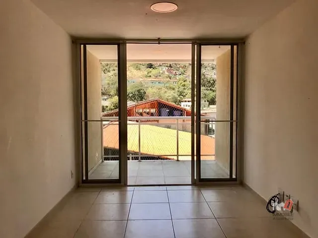 Apartamento 2 quartos e 2 banheiros, à venda, no bairro Corrêas em Petrópolis