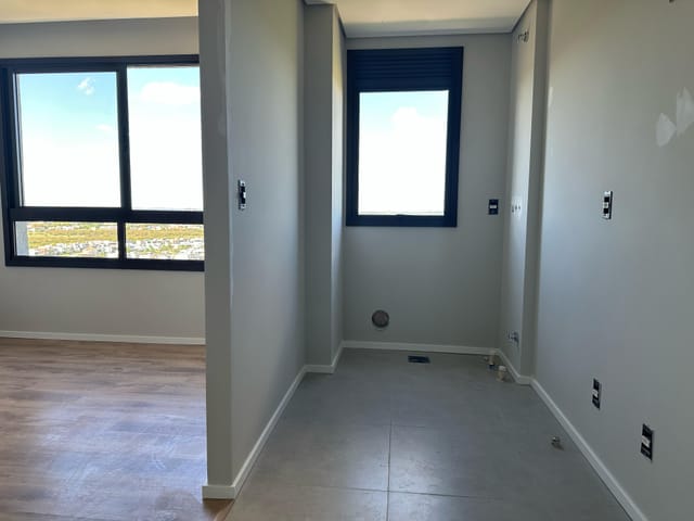 Apartamento 1 quarto e 1 banheiro, à venda ou para alugar, no bairro Areal em Pelotas