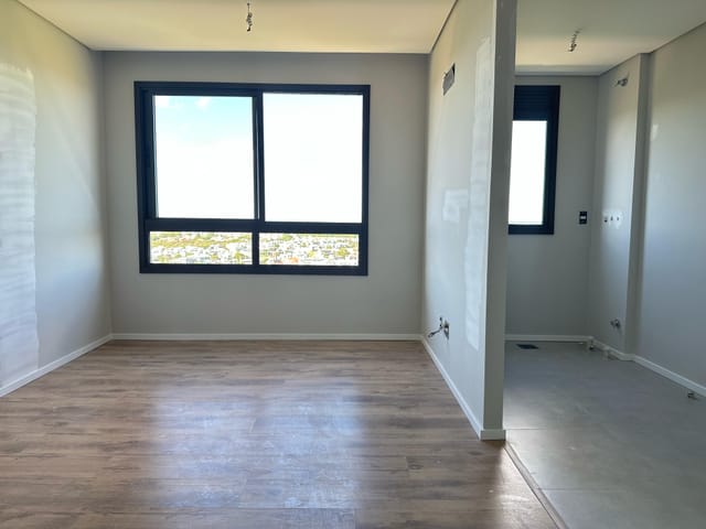 Apartamento 1 quarto e 1 banheiro, à venda ou para alugar, no bairro Areal em Pelotas