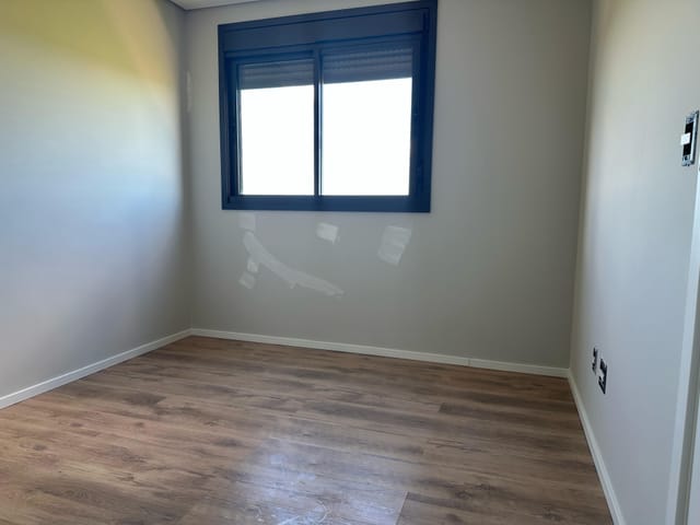 Apartamento 1 quarto e 1 banheiro, à venda ou para alugar, no bairro Areal em Pelotas