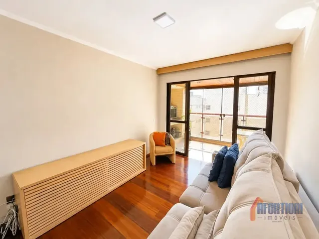 Apartamento 3 quartos e 2 banheiros, para alugar, no bairro Bigorrilho em Curitiba