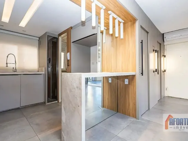 Apartamento 3 quartos e 4 banheiros, para alugar, no bairro Portão em Curitiba