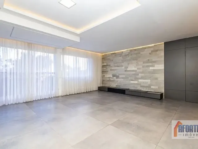 Apartamento 3 quartos e 4 banheiros, para alugar, no bairro Portão em Curitiba