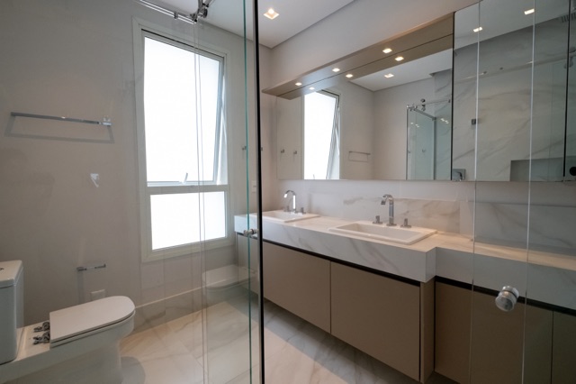 Apartamento com 274m² 4 quartos e 5 banheiros, à venda, no bairro Vila Olímpia em São Paulo