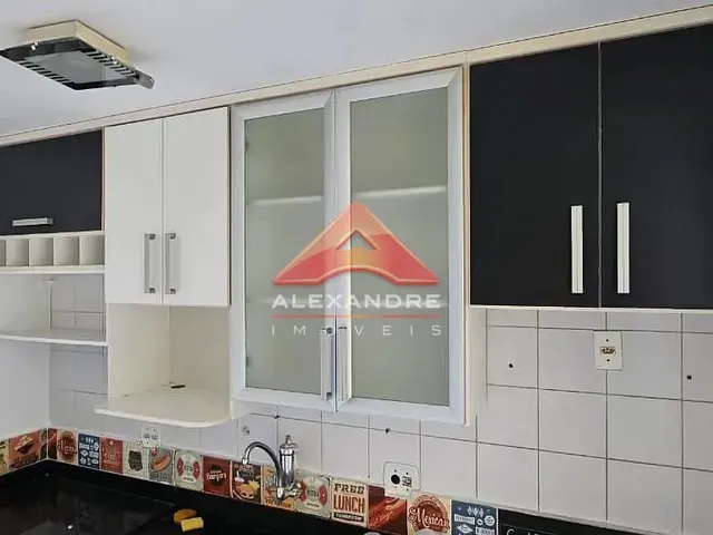 Apartamento com 10m² 2 quartos e 1 banheiro, para alugar, no bairro Monte Castelo em São José Dos Campos