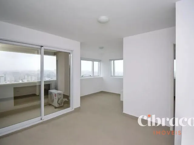 Apartamento 2 quartos e 2 banheiros, à venda, no bairro Centro Cívico em Curitiba