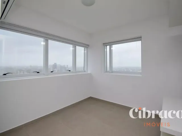 Apartamento 2 quartos e 2 banheiros, à venda, no bairro Centro Cívico em Curitiba