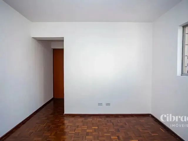 Apartamento 1 quarto e 1 banheiro, para alugar, no bairro Centro em Curitiba