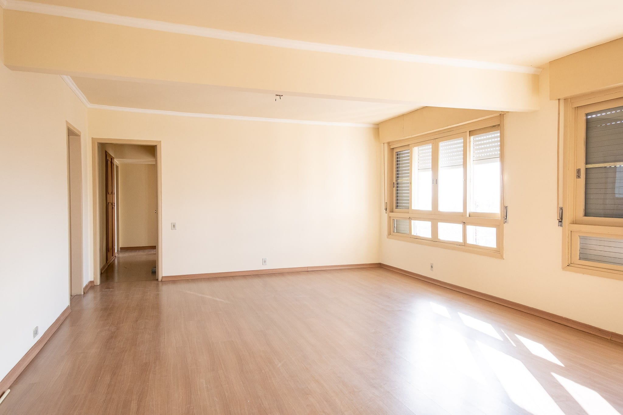 Apartamento Amplo de 156m² com 3 Quartos e Suíte no Centro de Pelotas – Andar Alto e Vista Panorâmica