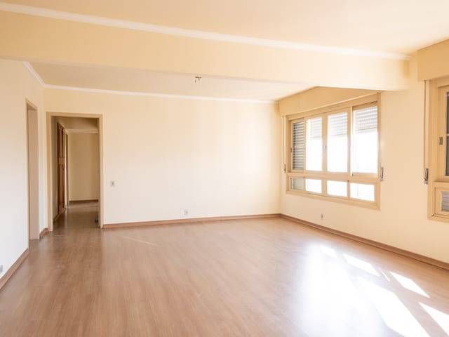 Apartamento 3 quartos e 3 banheiros, à venda, no bairro Centro em Pelotas