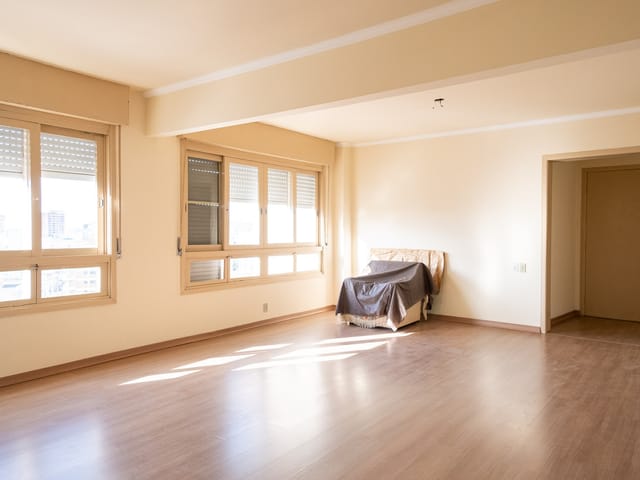Apartamento 3 quartos e 3 banheiros, à venda, no bairro Centro em Pelotas