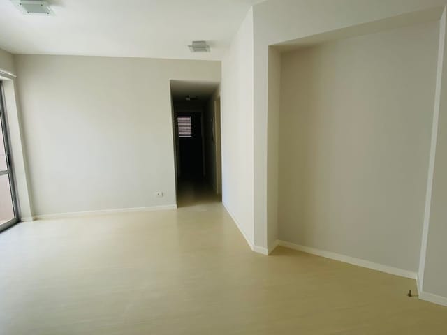 Apartamento com 105m² 3 quartos e 1 banheiro, para alugar, no bairro Gleba Fazenda Palhano em Londrina