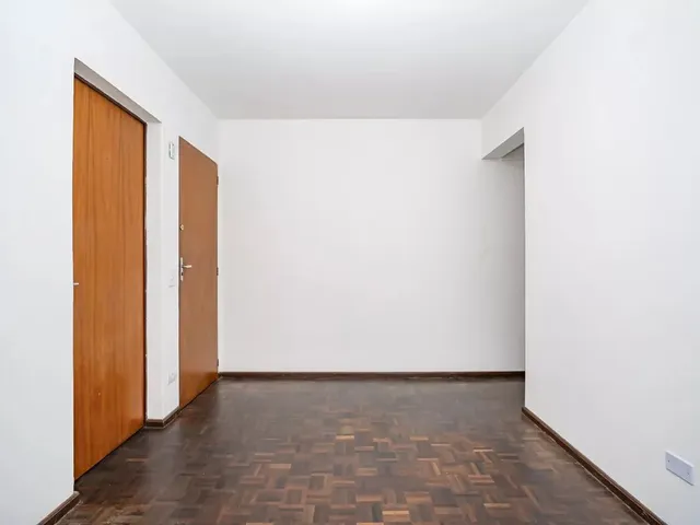 Apartamento 1 quarto e 1 banheiro, para alugar, no bairro Centro em Curitiba